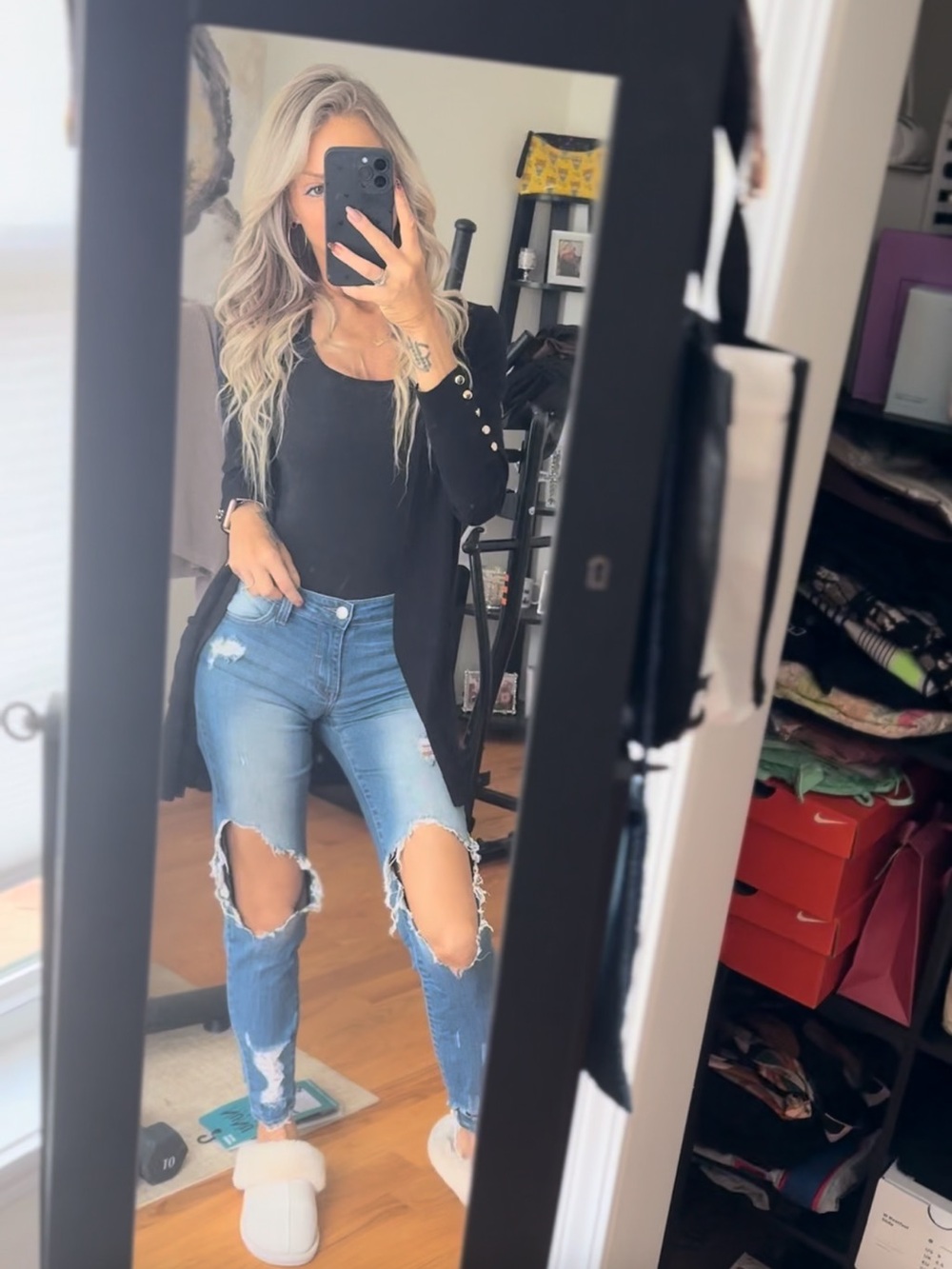 fashion nova cello Distressed Light Blue Women’s Jeans size 1 mid rise waist